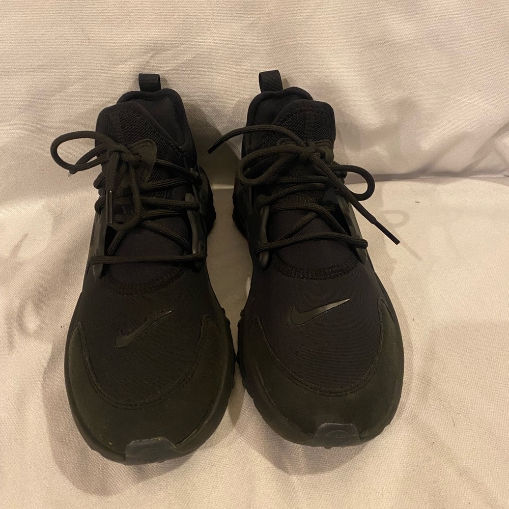 Nike Black Sneakers